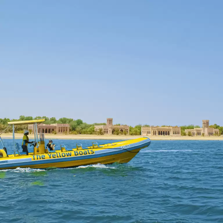 75-minute Yas Island Abu Dhabi Sightseeing Boat Tour