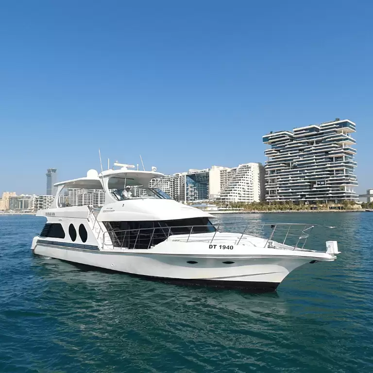 Dubai Marina 1 Hour Yacht Tour