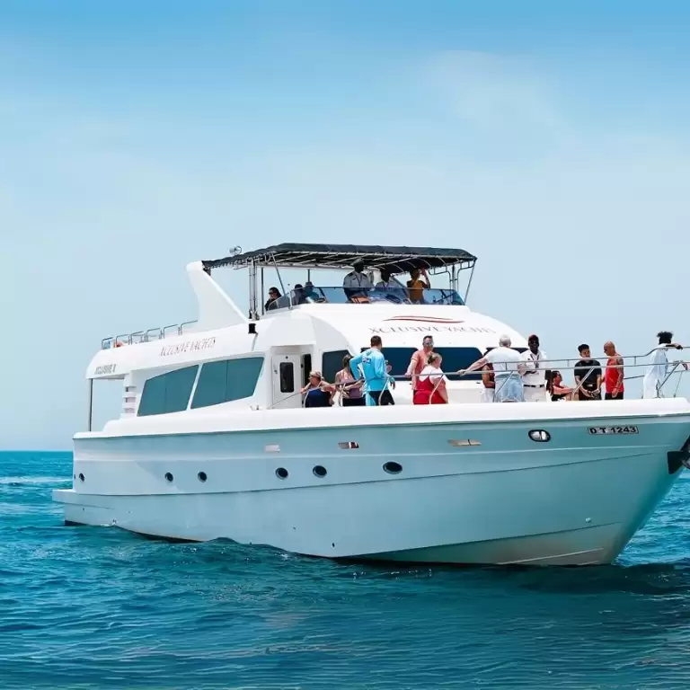 Dubai Marina 1 Hour Yacht Tour