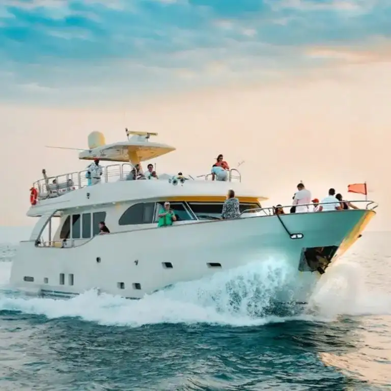 Dubai Marina 1 Hour Yacht Tour