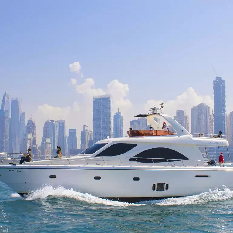 Dubai Marina Three-hour Yacht Tour with Lunch