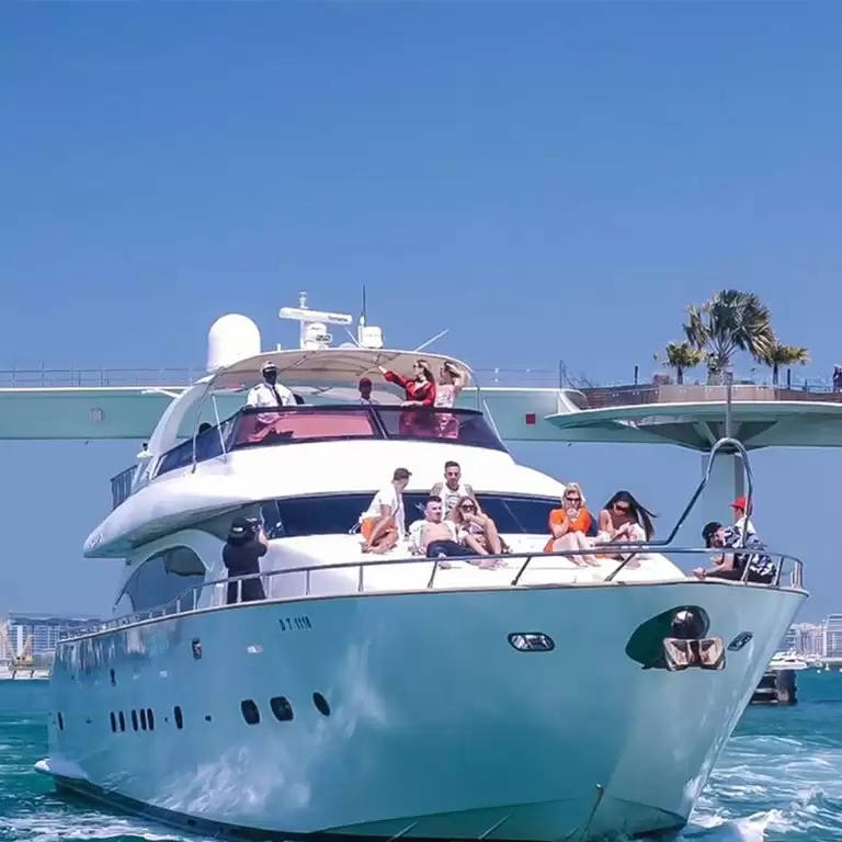 Dubai Marina Three-hour Yacht Tour with Lunch