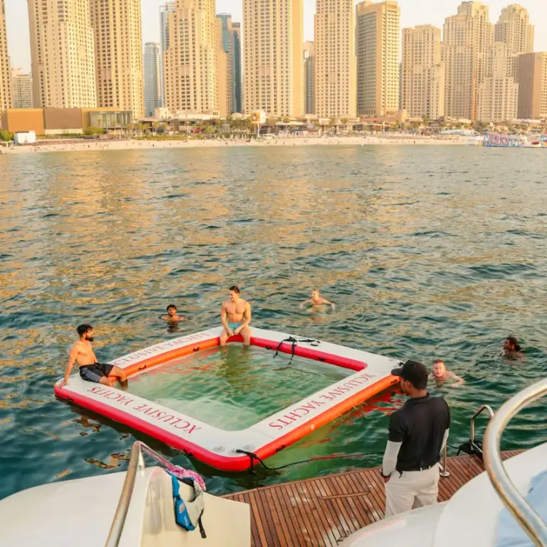 Dubai Marina Three-hour Yacht Tour with Lunch