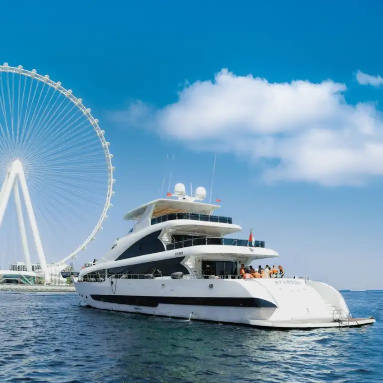 Dubai Marina Three-hour Yacht Tour with Lunch