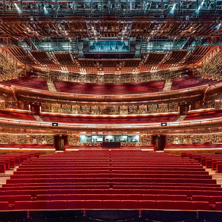 Dubai Opera Grand Tour