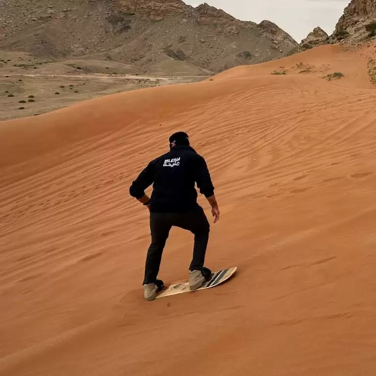 Mleiha Sandsurfer Sandboarding & SUV