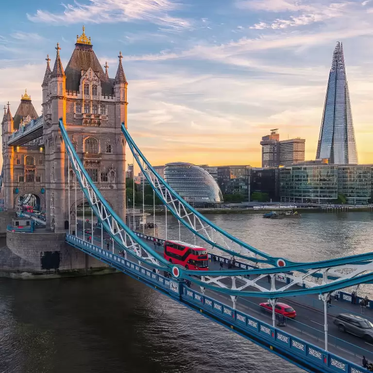 Must See London Hop-on Hop-off bus and River Cruise 1 Day