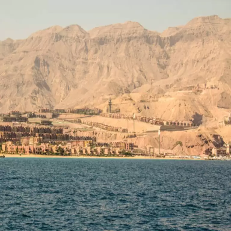 Ain Sokhna Full-day Snorkeling Cruise and Submarine with Private Return Transfer From Cairo