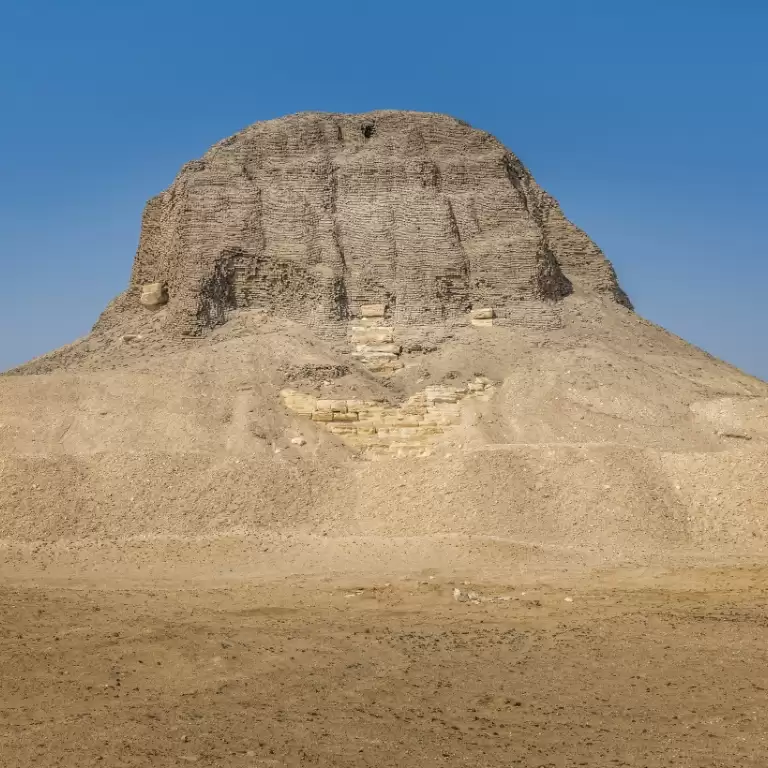 El- Fayoum Oasis with Wadi El Rayyan National Park and Meidum Pyramid from Cairo