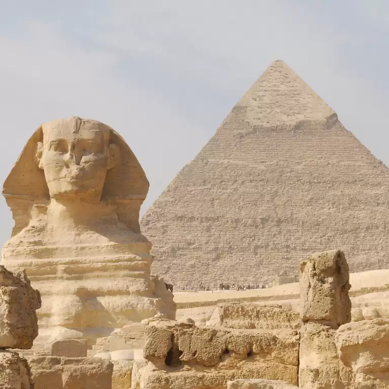 Full-day tour of Giza Pyramids, Sphinx, and Egyptian Museum with lunch from Cairo