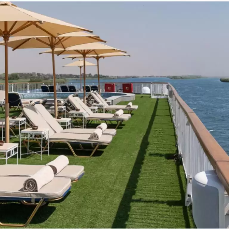 Luxor day tour with Nile cruise and lunch from Hurghada