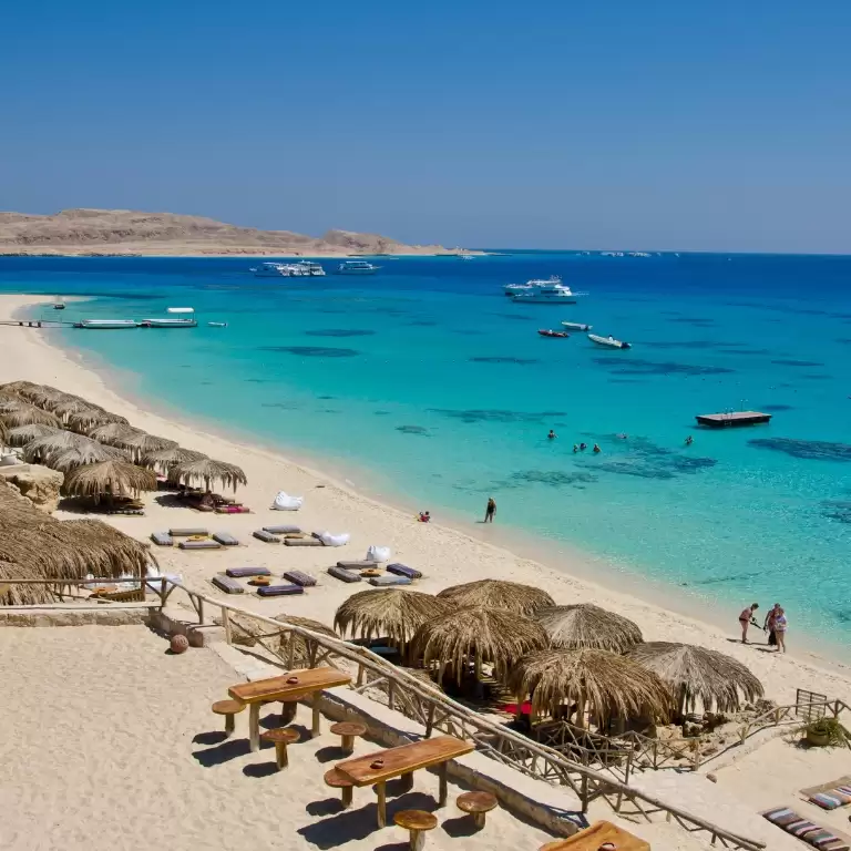 Mahmya Giftun Island snorkeling cruise and beach stop in Hurghada
