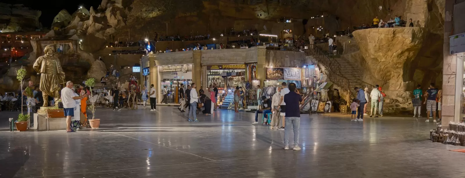 Sharm El Sheikh tour by night