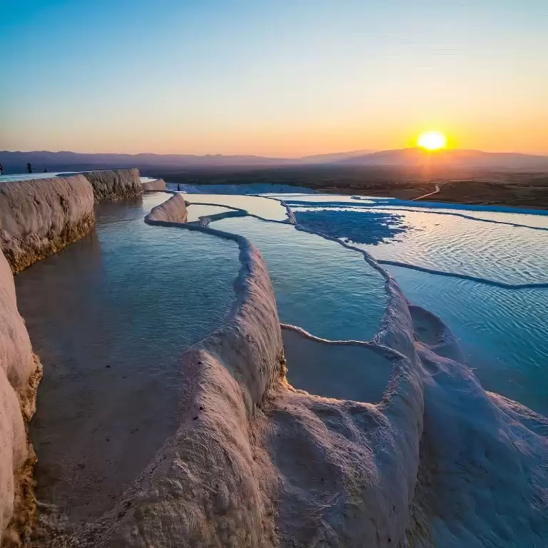 Exclusive Pamukkale & Hierapolis Tour with Meals & Transfer