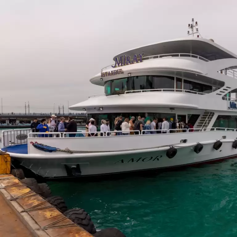 Bosphorus Cruise with Open Buffet Lunch