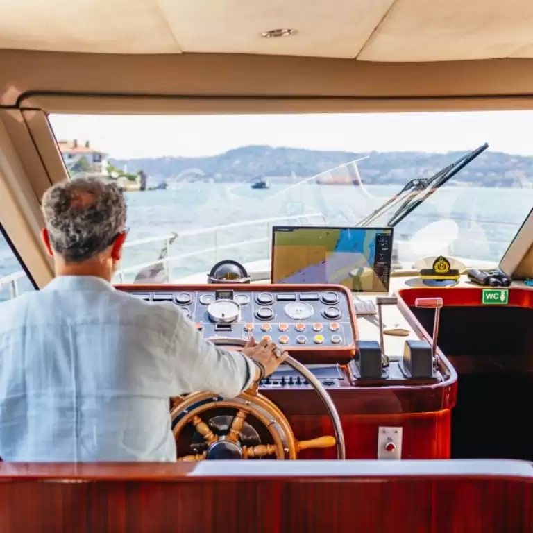 Bosphorus Yacht Cruise with Stopover on Asian Side