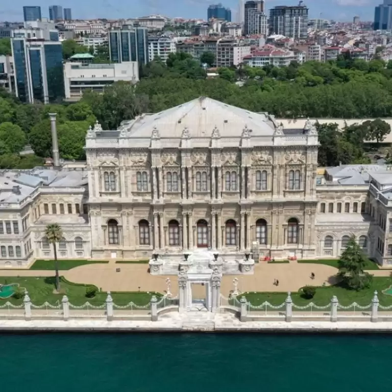 Dolmabahce Palace Skip-the-Line Entry & AudioGuide