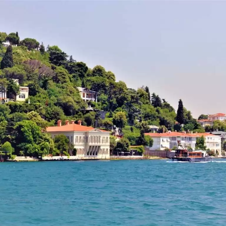 Istanbul: Full Day Cruise on the Bosphorus & Black Sea with Lunch