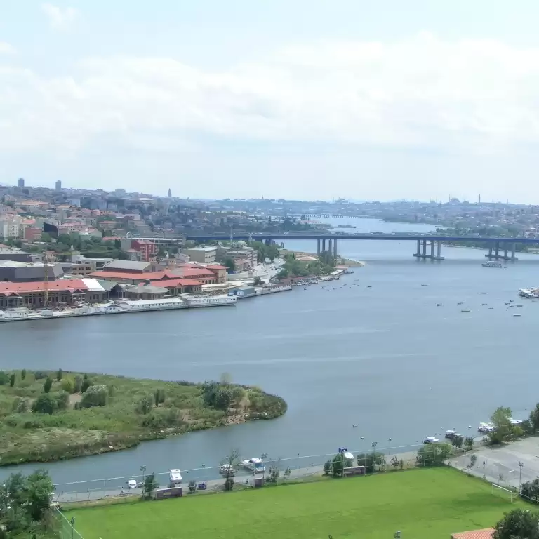 Istanbul: Highlights of two Continents,Guided Coach & Cruise Tour