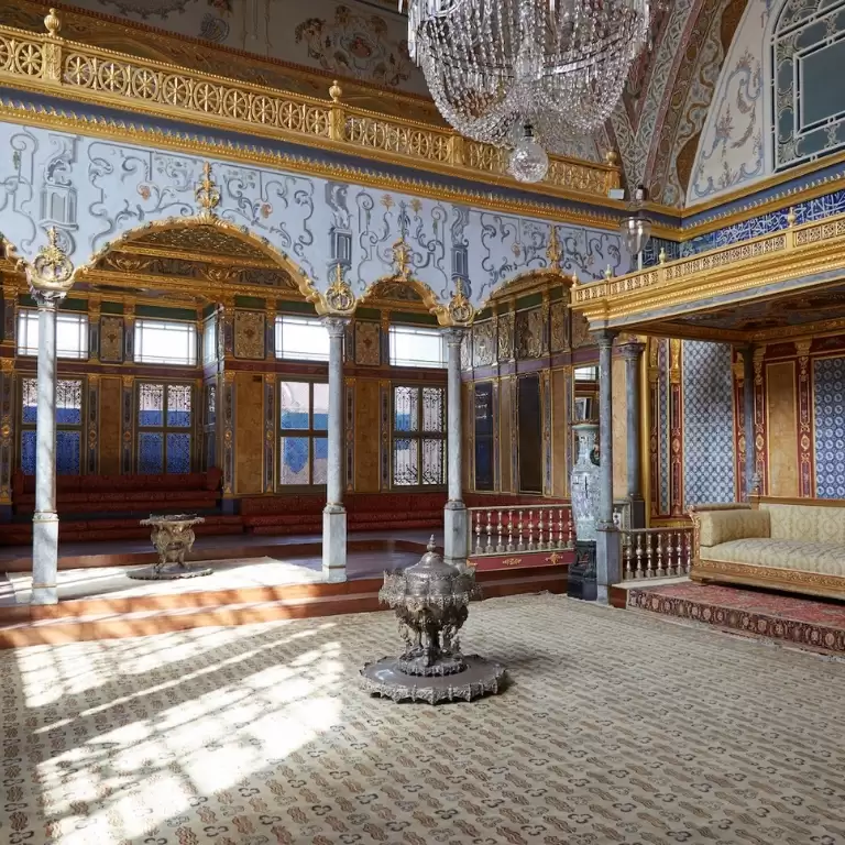 Topkapi Palace & Harem Tour with Historian Guide