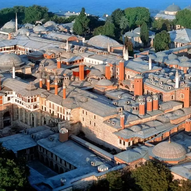 Topkapi Palace & Harem Tour with Historian Guide