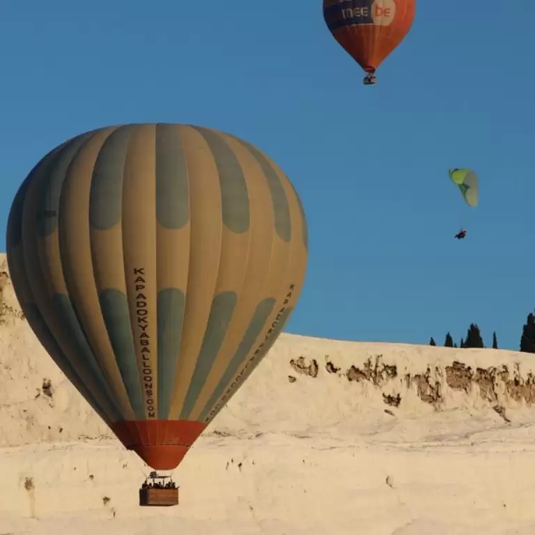 Sunrise Hot Air Balloon in Pamukkale