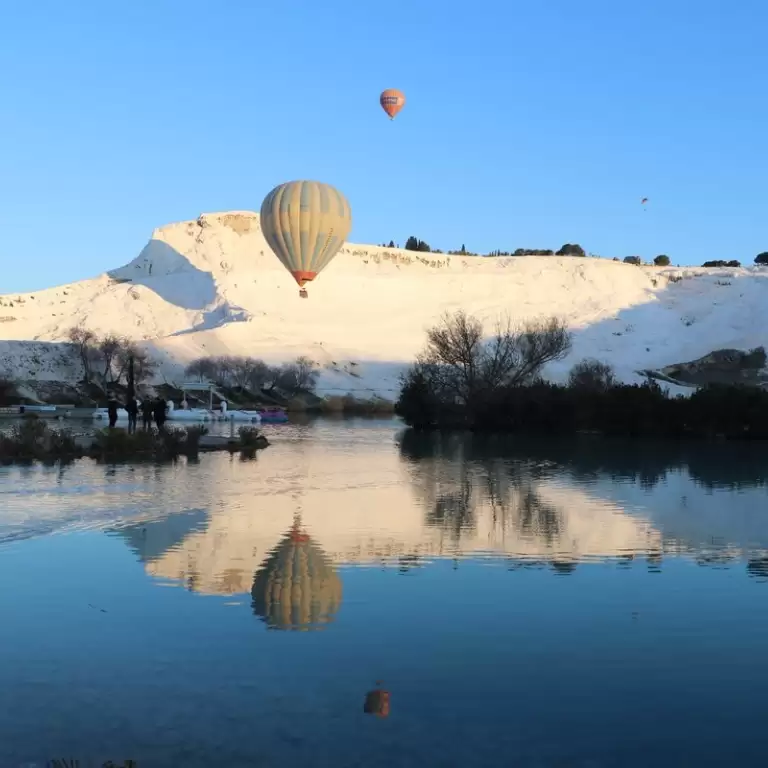 Sunrise Hot Air Balloon in Pamukkale
