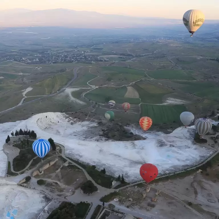 Sunrise Hot Air Balloon in Pamukkale