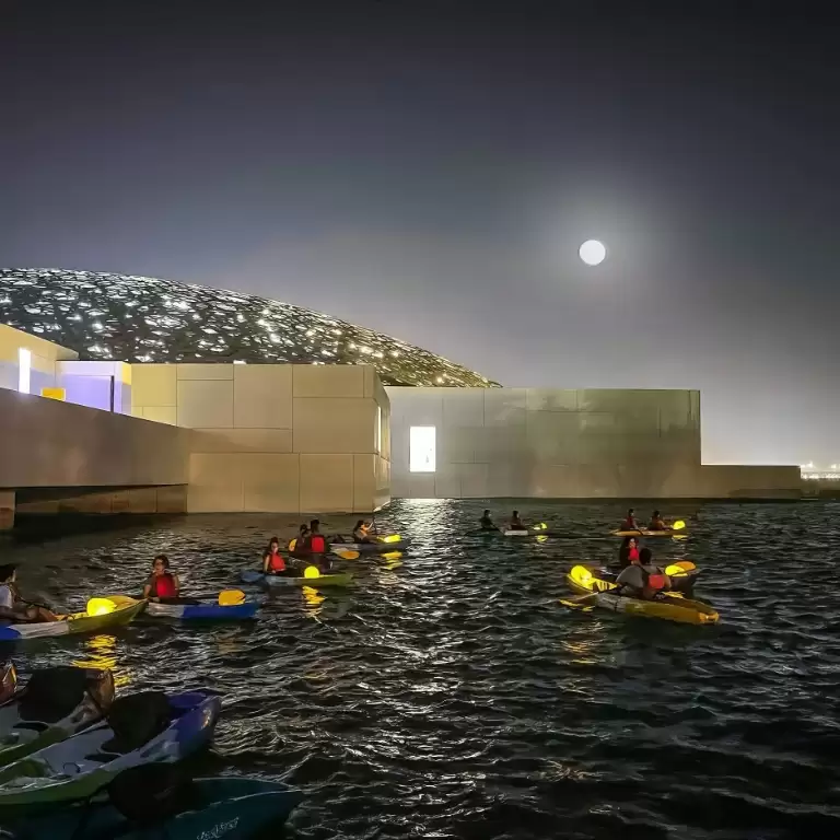 Full moon kayak tour at louvre Abu Dhabi