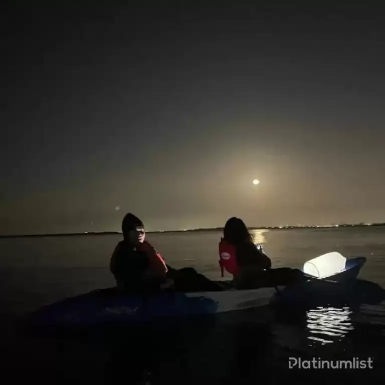 Full moon kayak tour at louvre Abu Dhabi