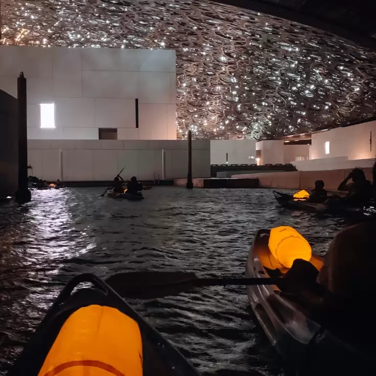 Full moon kayak tour at louvre Abu Dhabi