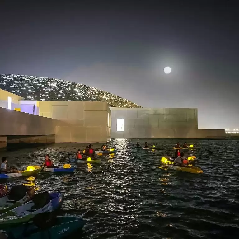 Full moon kayak tour at louvre Abu Dhabi