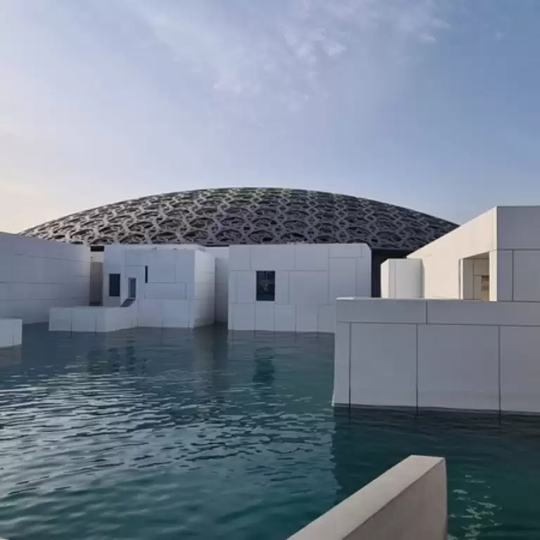 Louvre Abu Dhabi Guided Express Tour: Highlights of the Collection