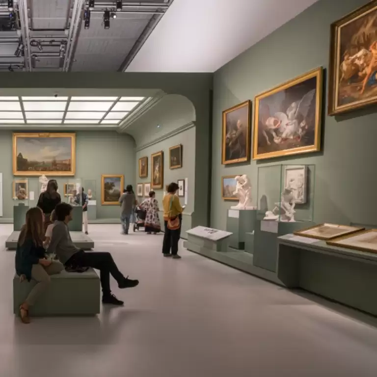 Louvre Abu Dhabi Guided Express Tour: Highlights of the Collection