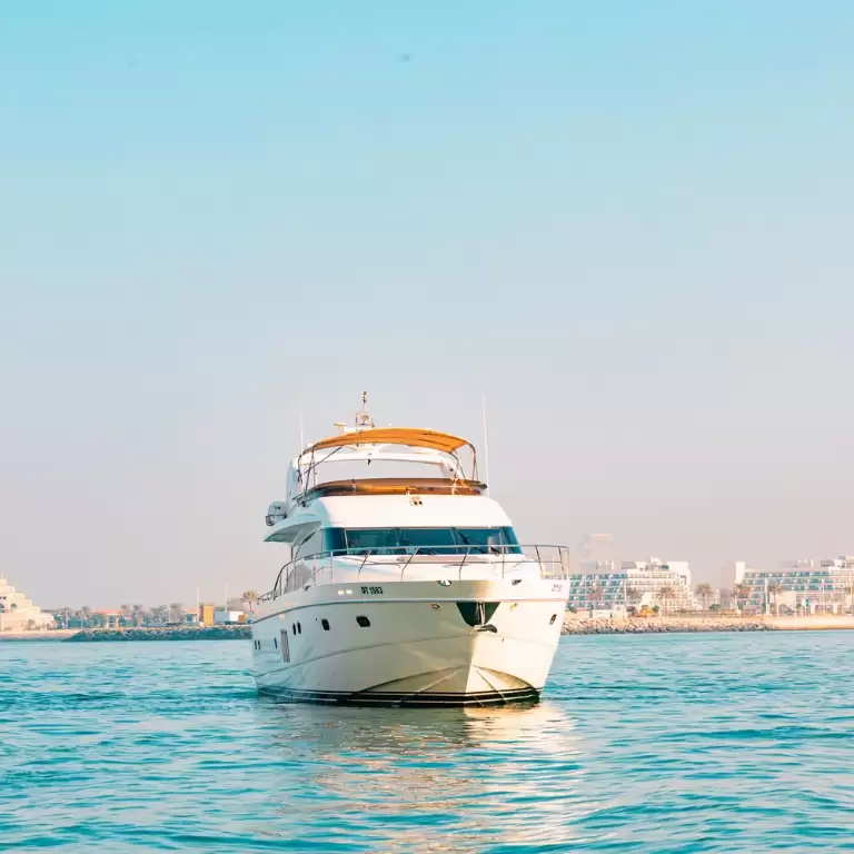 3 Hour Yacht Tour in Dubai Marina with Breakfast or BBQ