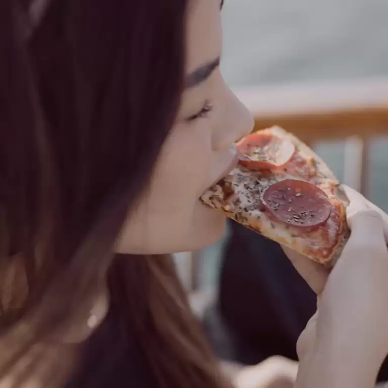 Creek sightseeing cruise with unlimited Pizza