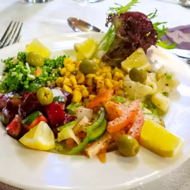Dubai Marina Luxury Dhow Dinner Cruise