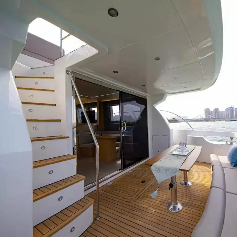 Dubai Private Yacht Tour