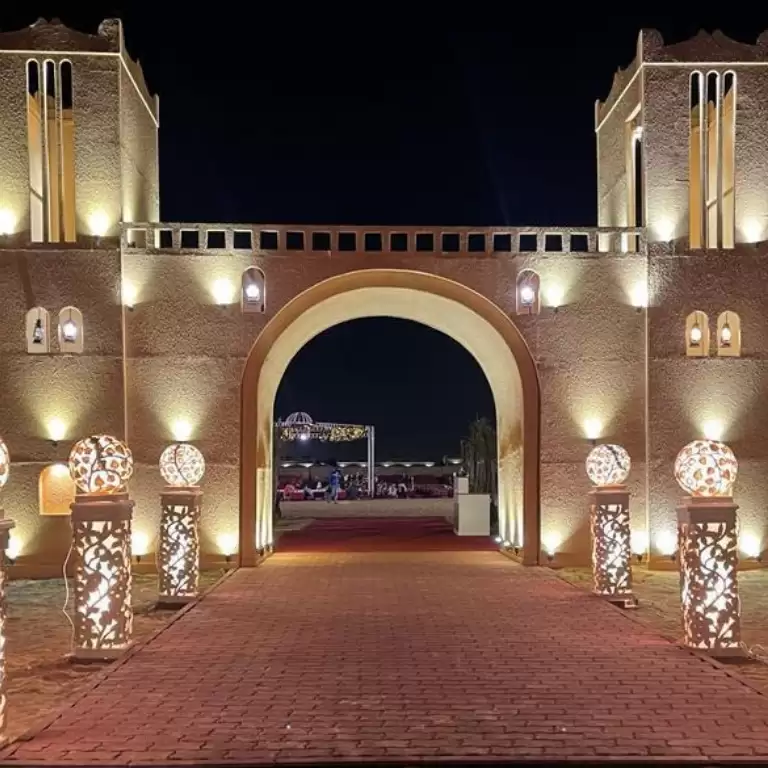 Dubai Red Dunes Desert Safari, Dune Bashing, Shows And BBQ Dinner