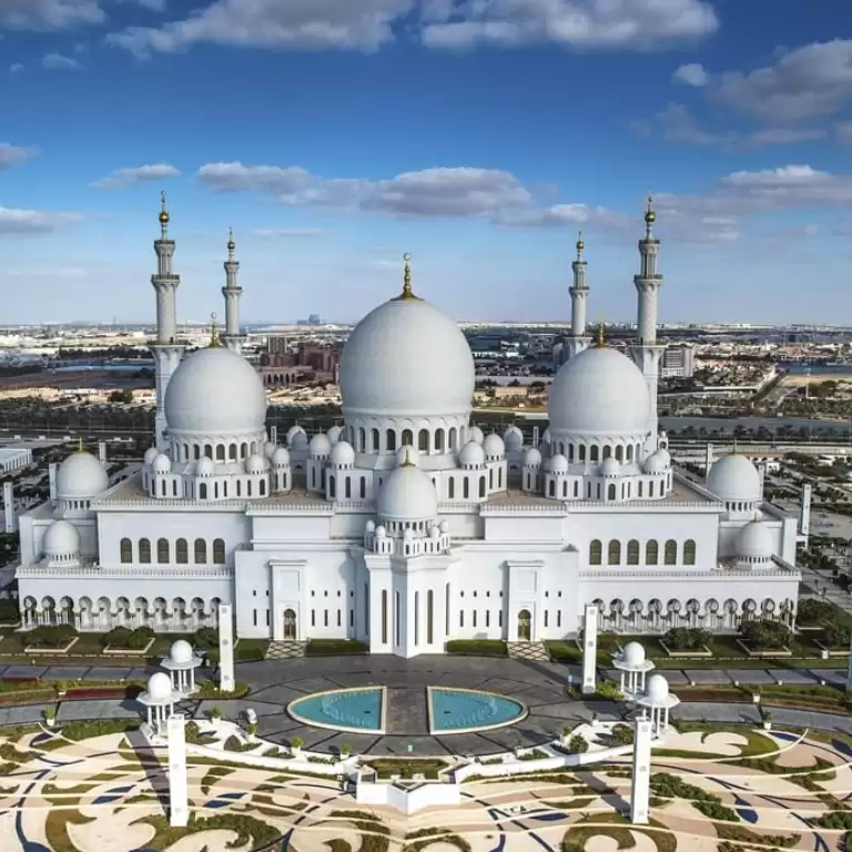 From Dubai: Abu Dhabi Full Day Tour With Ferrari World (Without Tickets)