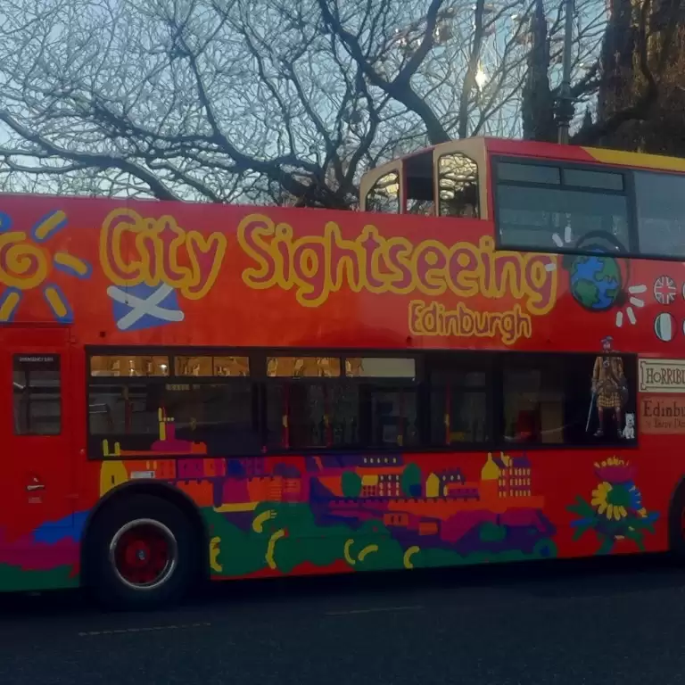 Hop on Hop off Edinburgh Bus Tours