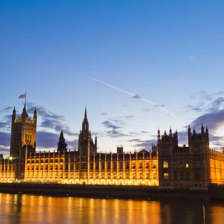 London Tour with Changing of the Guard & Westminster Abbey