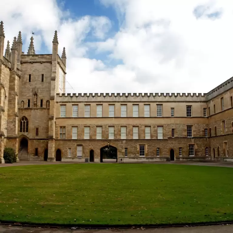 Windsor, Bath and Stonehenge tour from London