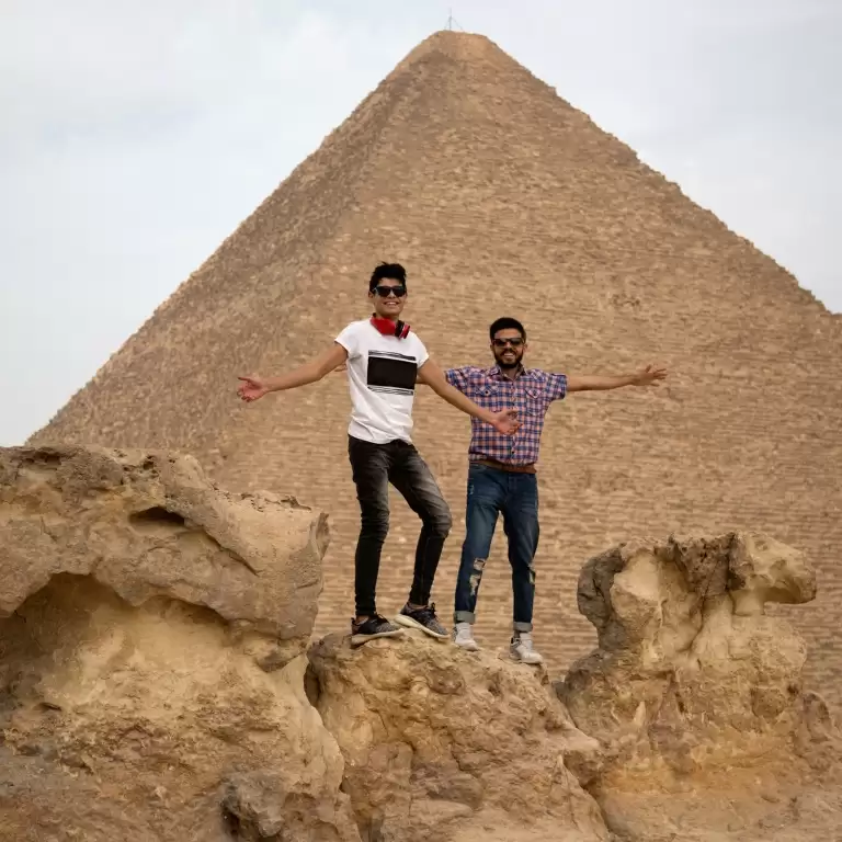 From Cairo: Pyramids of Giza, Sphinx, Saqqara & Memphis Tour