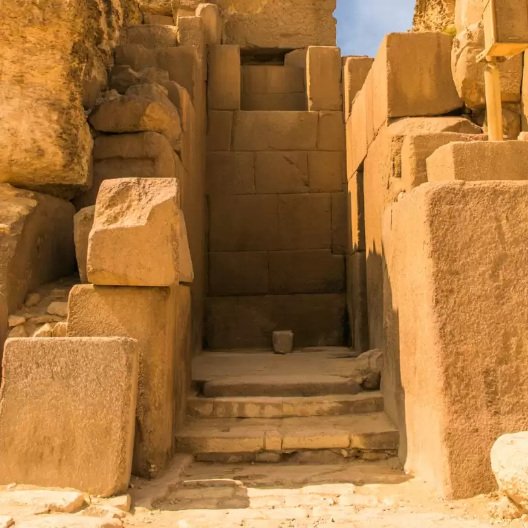 From Cairo: Pyramids of Giza, Sphinx, Saqqara & Memphis Tour