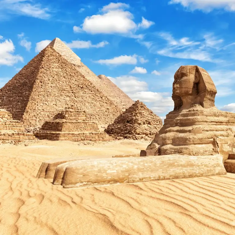 From Hurghada: Full-Day Cairo Tour of Pyramids, Sphinx and Museum