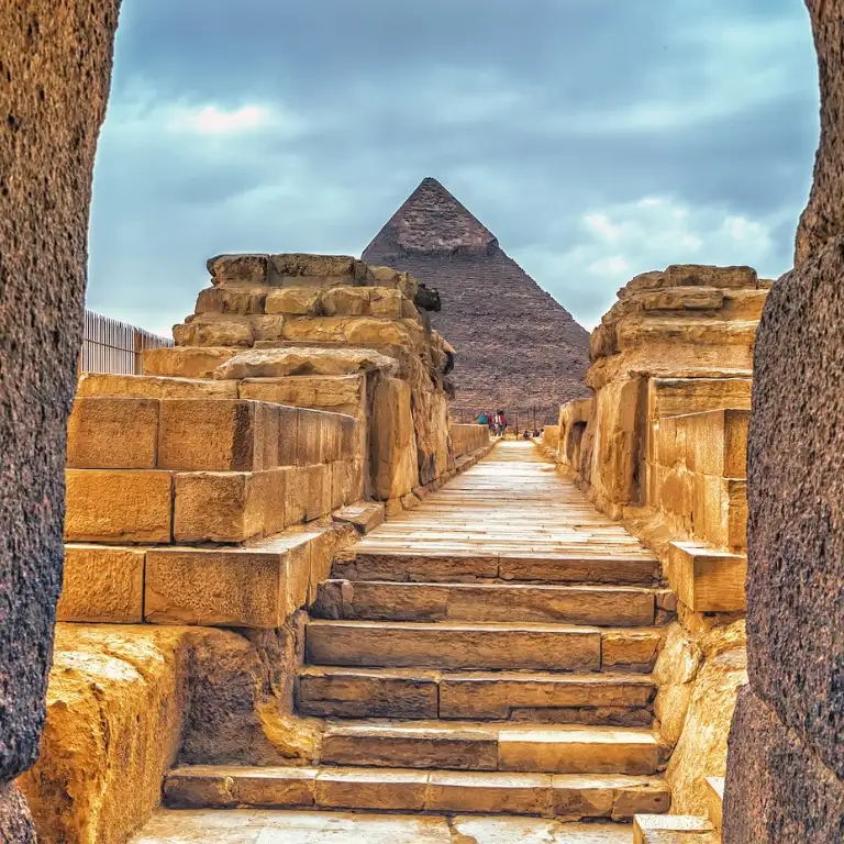 From Hurghada: Full-Day Cairo Tour of Pyramids, Sphinx and Museum