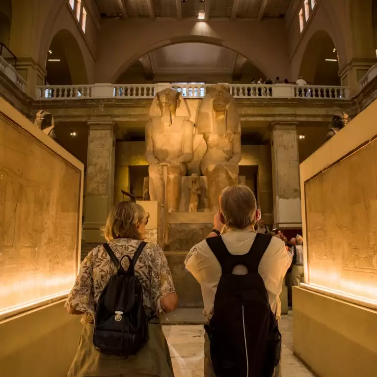 From Hurghada: Full-Day Cairo Tour of Pyramids, Sphinx, Museum and Bazaar