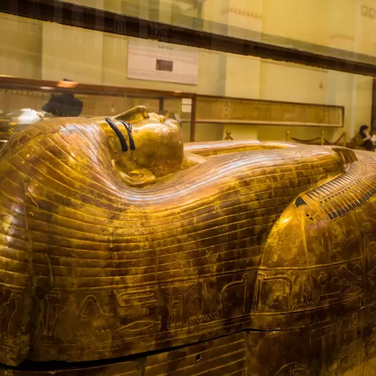 From Hurghada: Full-Day Cairo Tour of Pyramids, Sphinx, Museum and Bazaar