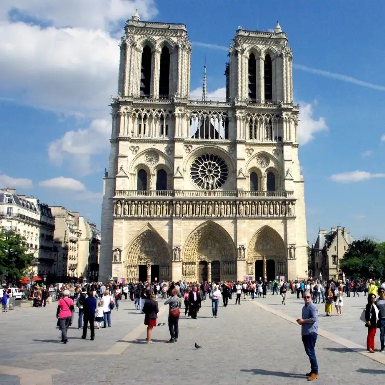 كاتدرائية نوتردام دي باريس - جولة خارجية مع دخول مجاني